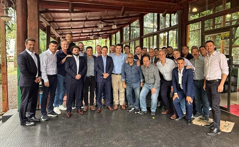 Jorge Brito compartió un almuerzo con referentes misioneros para debatir el futuro provincial