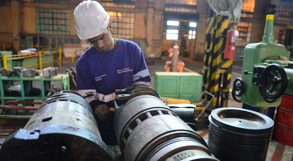 La producción fabril argentina se desploma y queda entre las peores del planeta